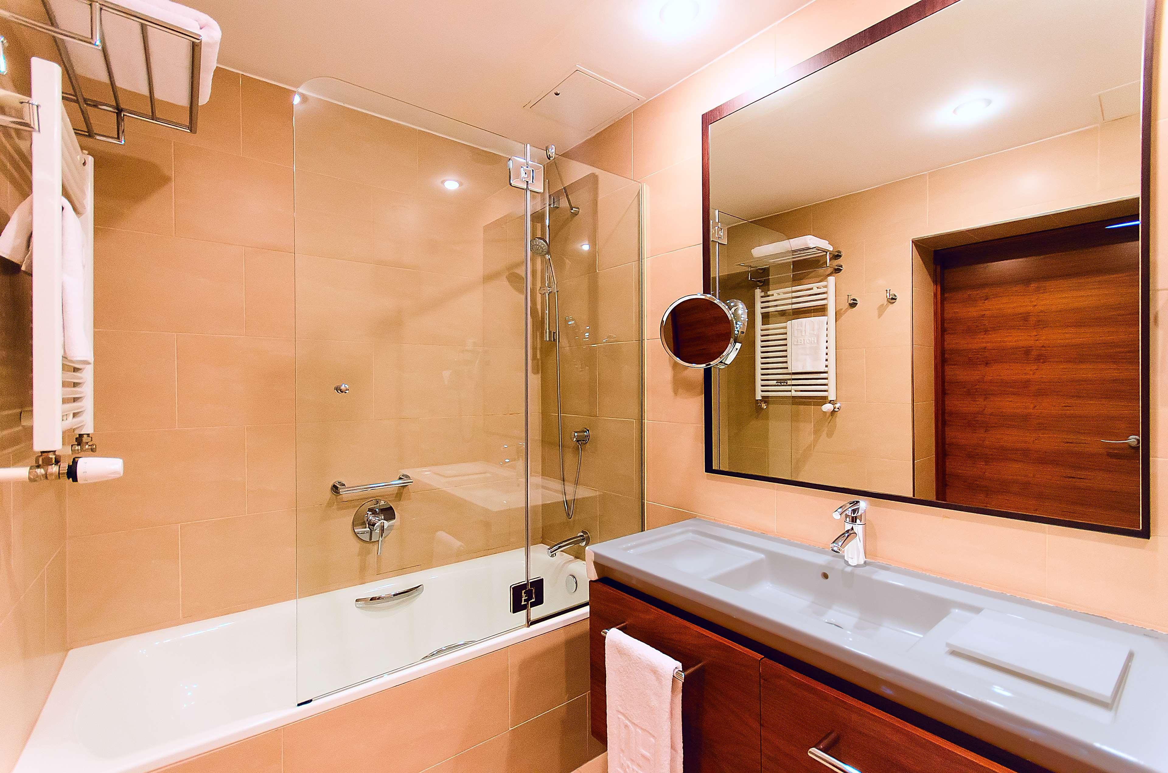 Hotel Nh Познан Екстериор снимка