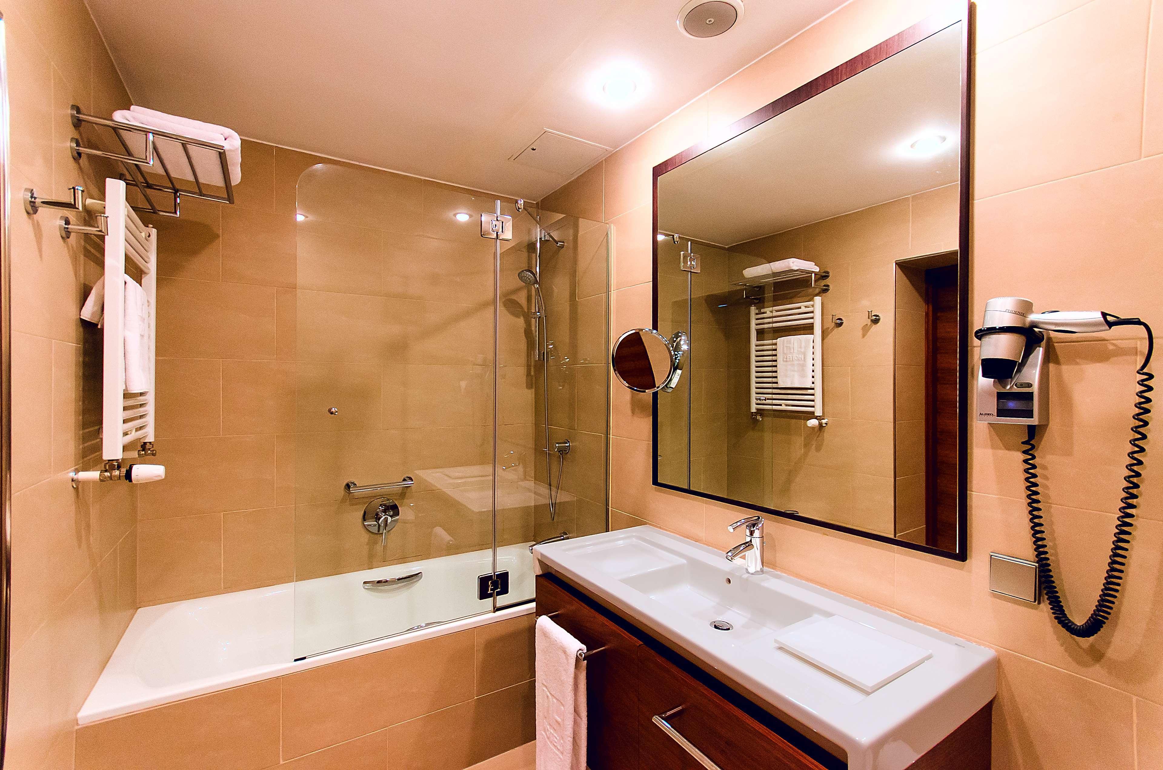 Hotel Nh Познан Екстериор снимка