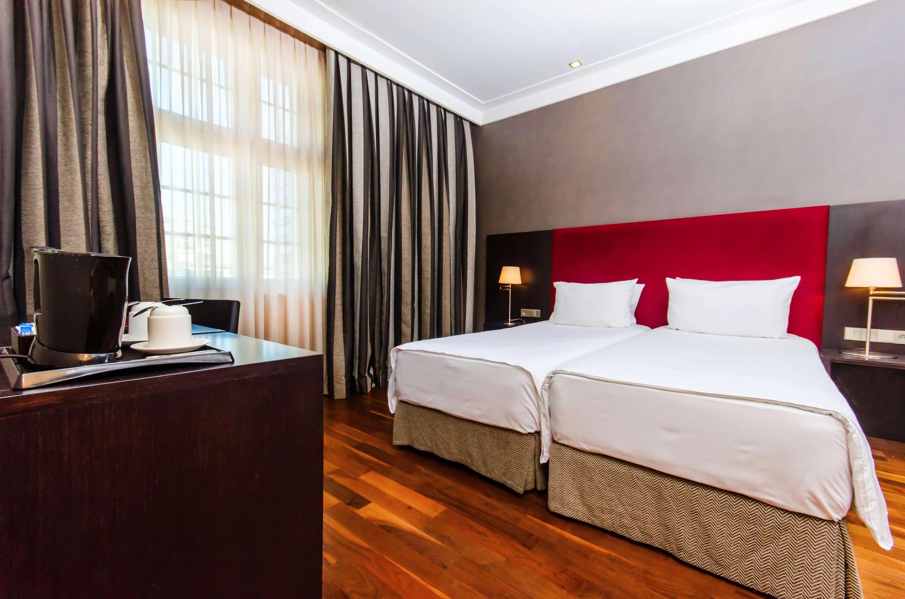 Hotel Nh Познан Екстериор снимка