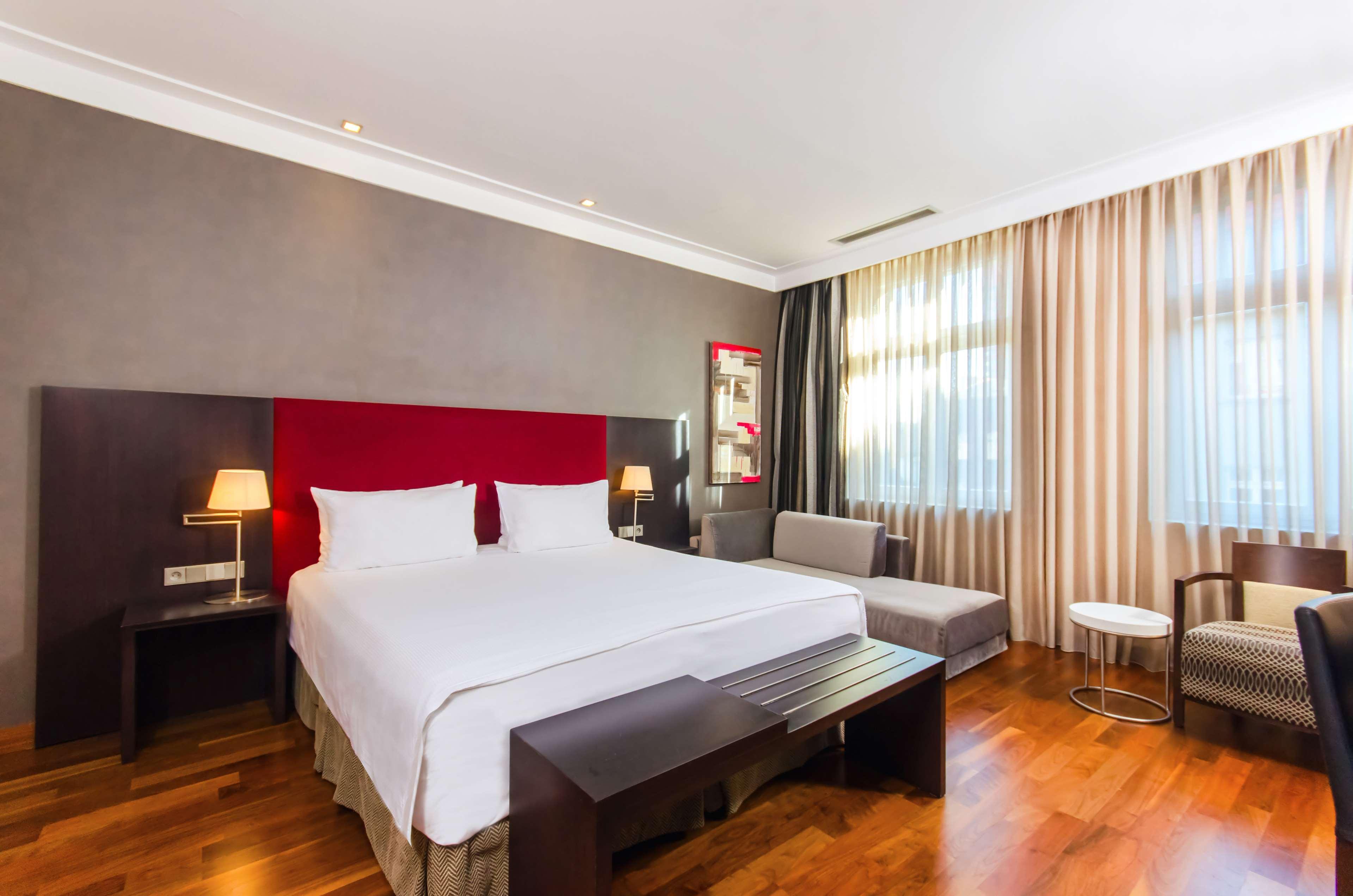 Hotel Nh Познан Екстериор снимка