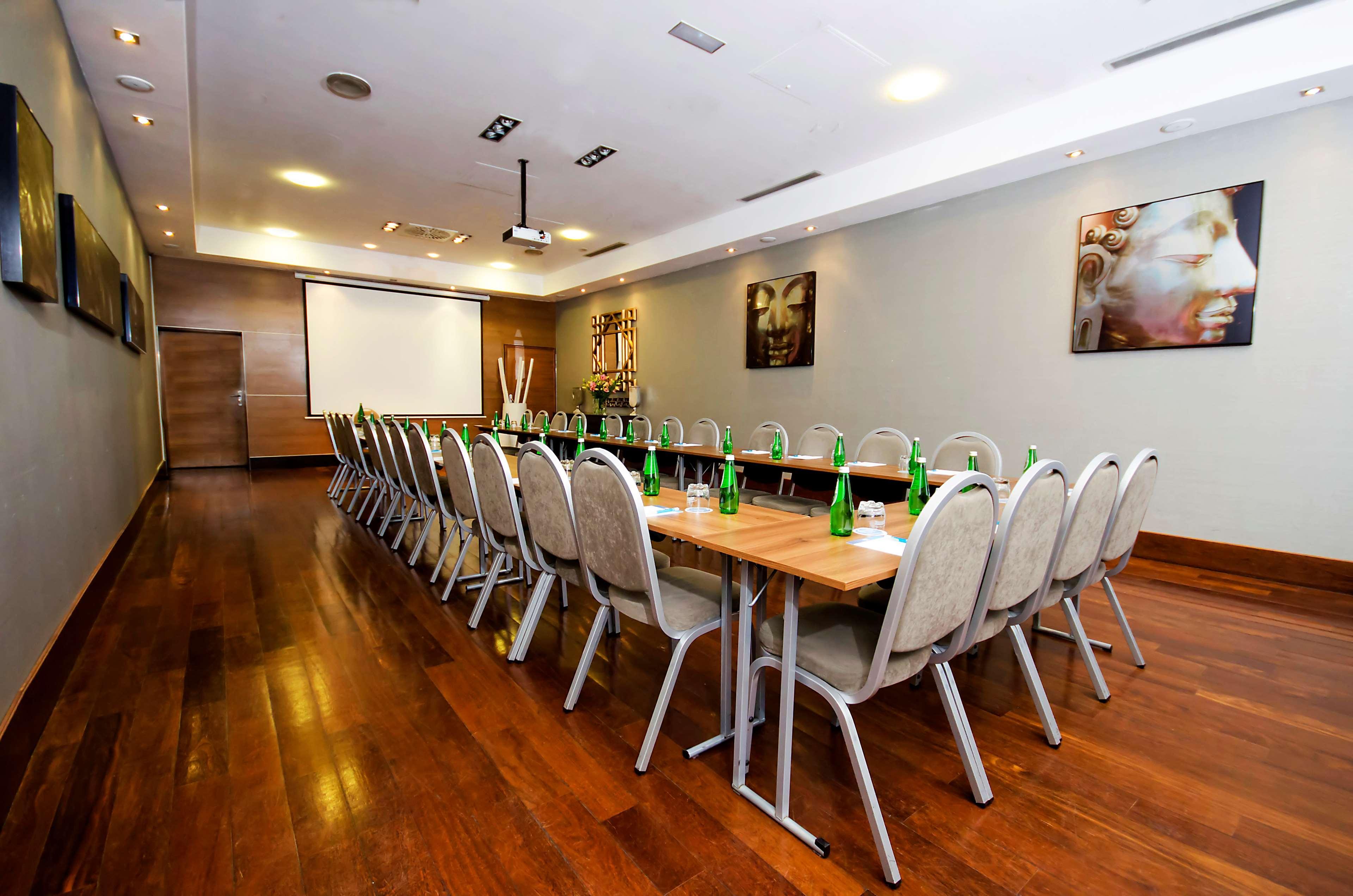 Hotel Nh Познан Екстериор снимка