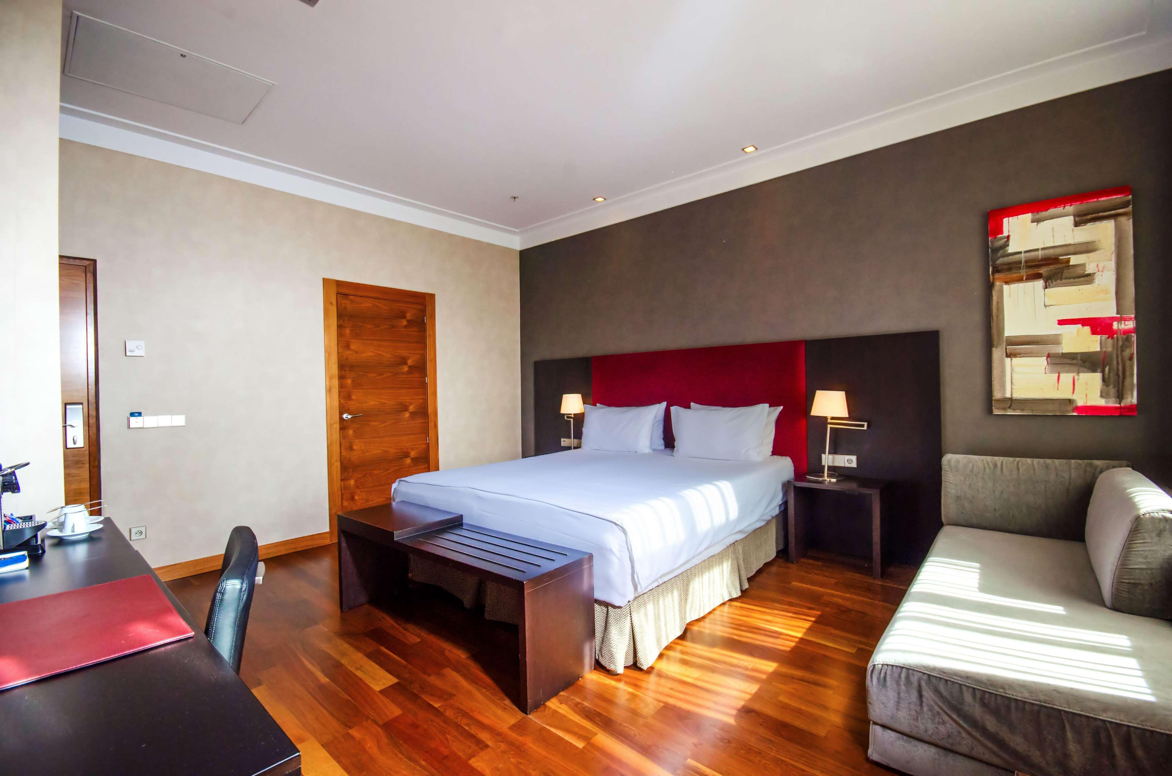 Hotel Nh Познан Екстериор снимка