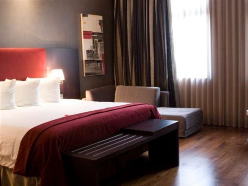 Hotel Nh Познан Екстериор снимка