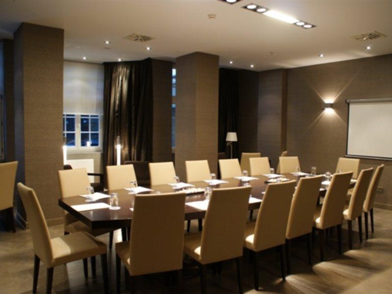 Hotel Nh Познан Екстериор снимка