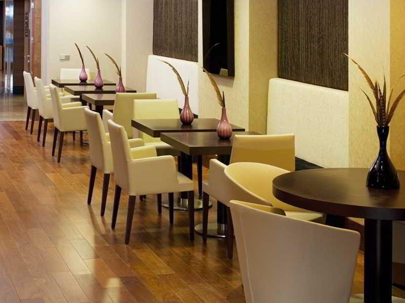 Hotel Nh Познан Екстериор снимка