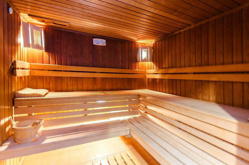 Hotel Nh Познан Екстериор снимка