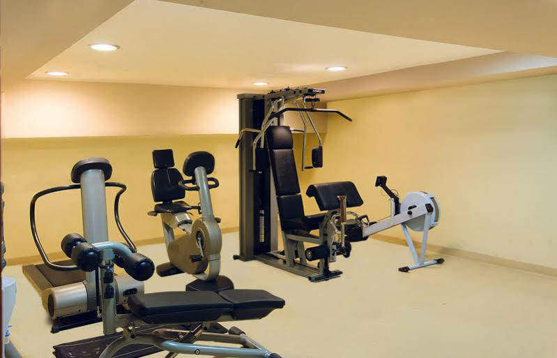 Hotel Nh Познан Екстериор снимка
